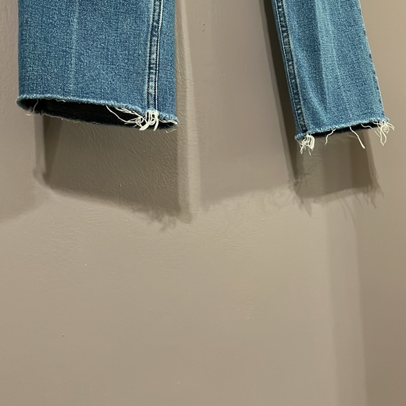 Abercrombie ankle straight ultra high rise 00short(24) jeans - Picture 2 of 4